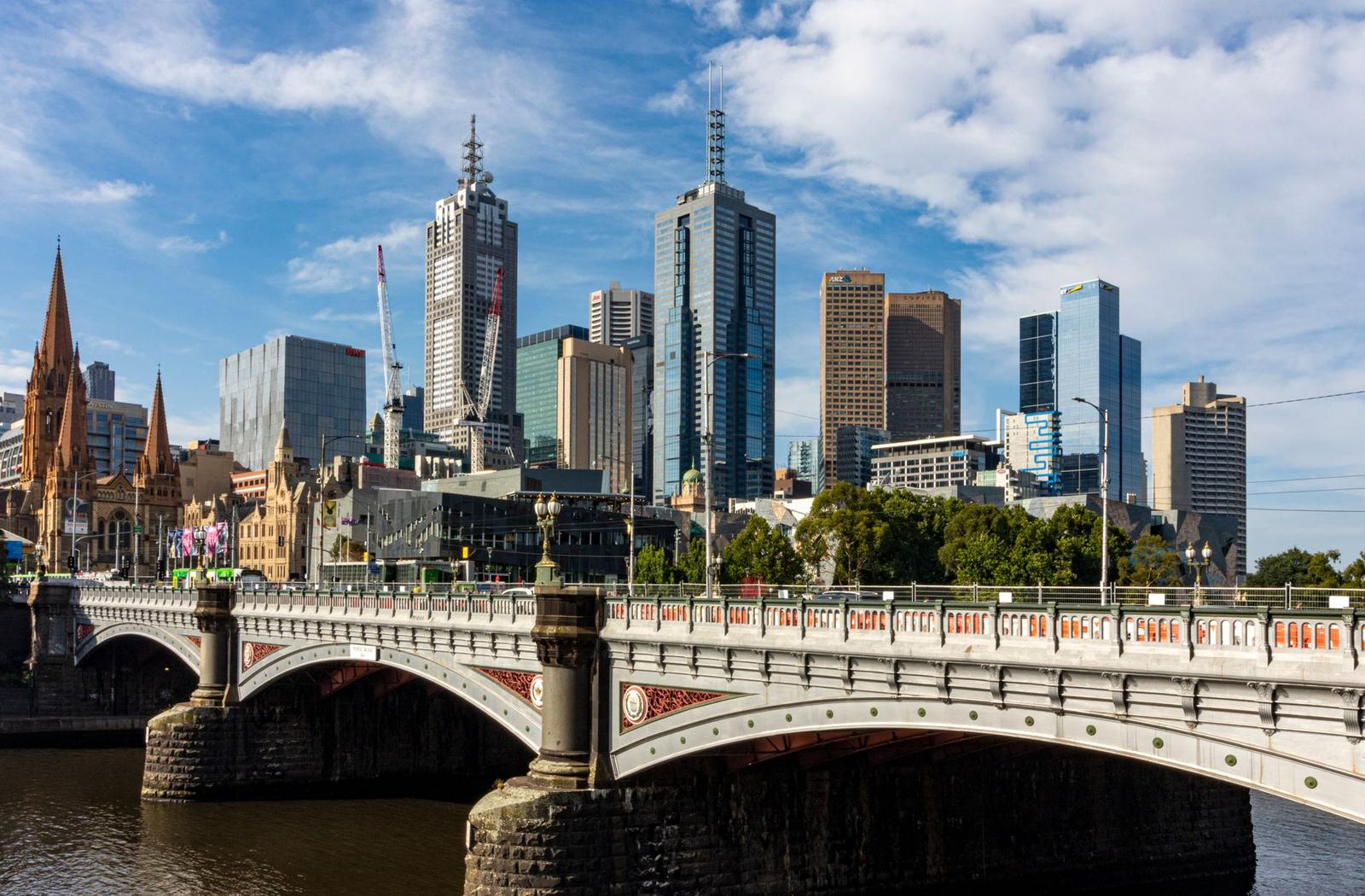 Melbourne real estate flooded with duplicate stock photos for years
